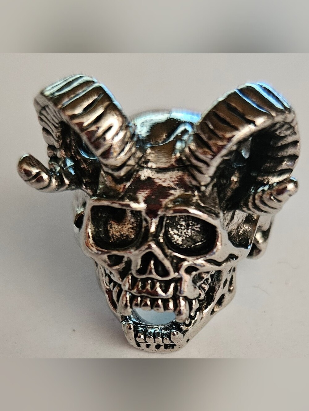Devil Skull Ring for Men - Horned Gothic Statement - Picture 3 of 3